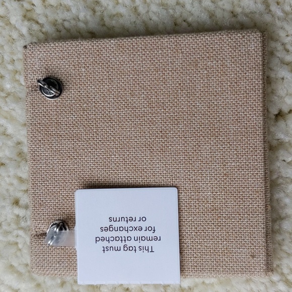NIB Gucci Semi Shiny Silver Heart Earrings - Picture 7 of 9